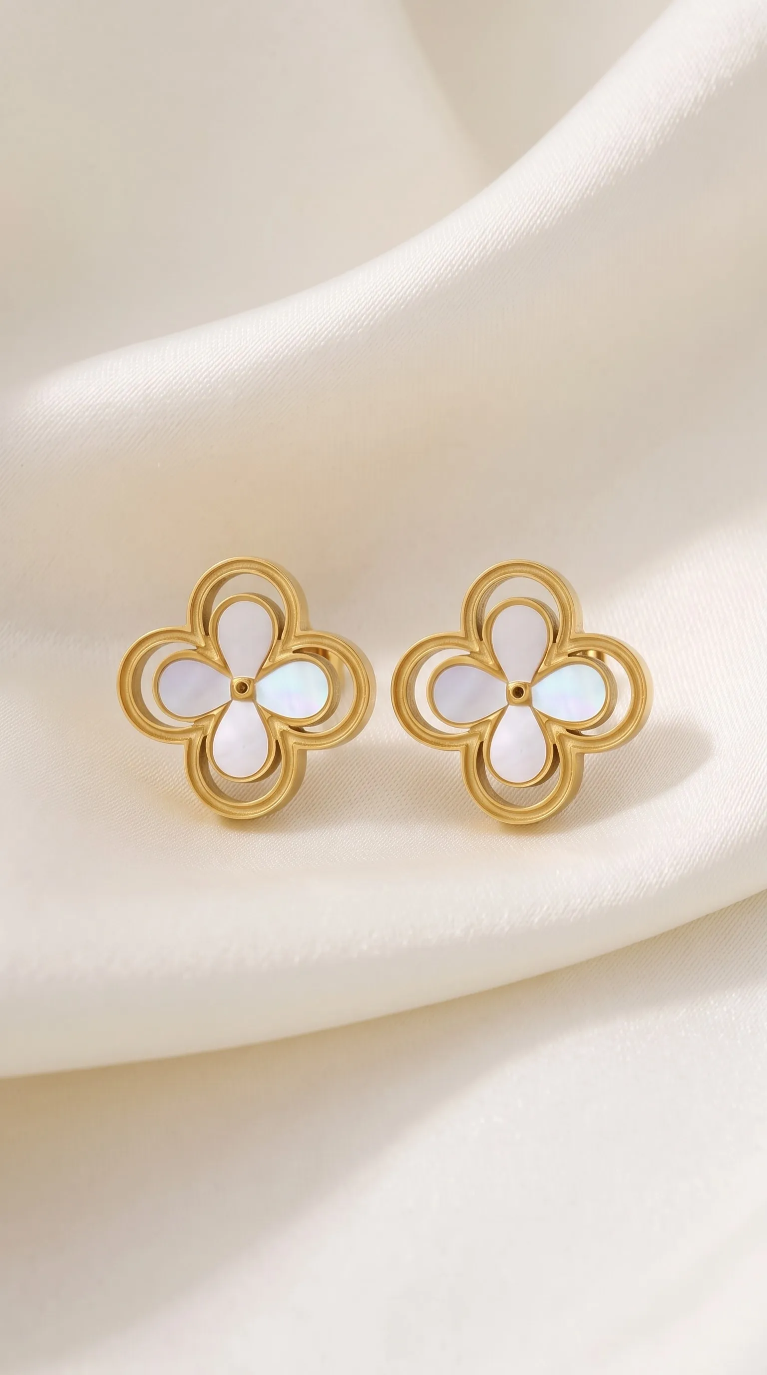 Cloversi Clover Pearl – Perlamutra āboliņa auskari